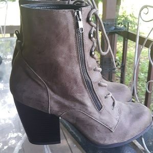 Womans size 11 Boots